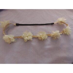 Floral Elastic Headband With Cream Flowers & Crochet Details